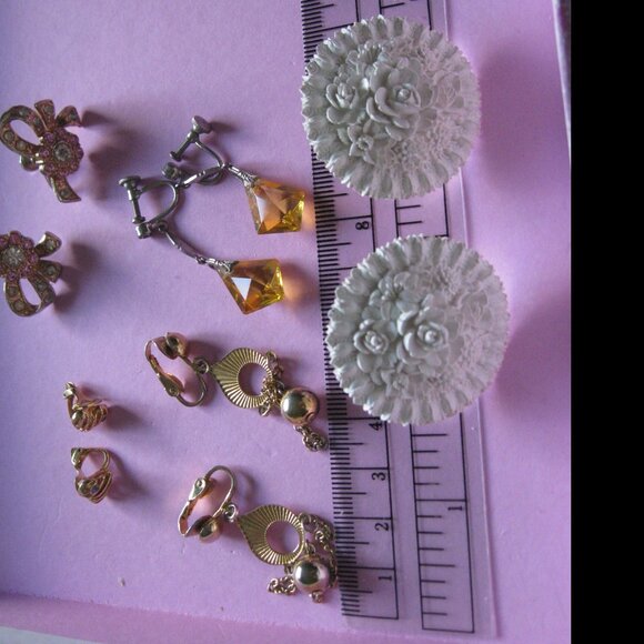 Lot of 5 Vintage Screw Back Clip On Earrings Patented Faux Gold Glass - Picture 2 of 16